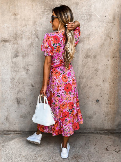 Abito da donna con scollo a V a maniche corte con stampa floreale